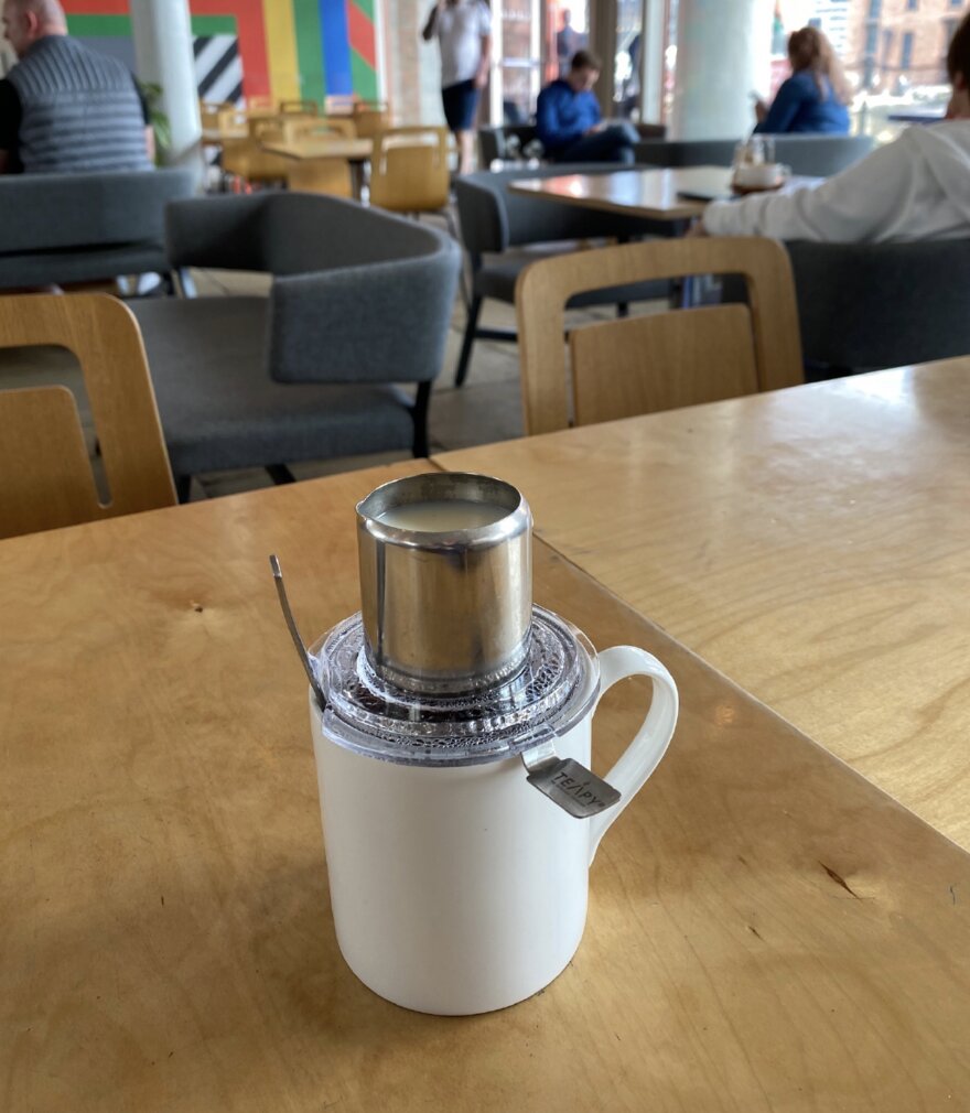 Jing loose leaf tea served at Tate Liverpool Art Gallery cafe with the TEAPY T-4-1 tea making
and serving invention